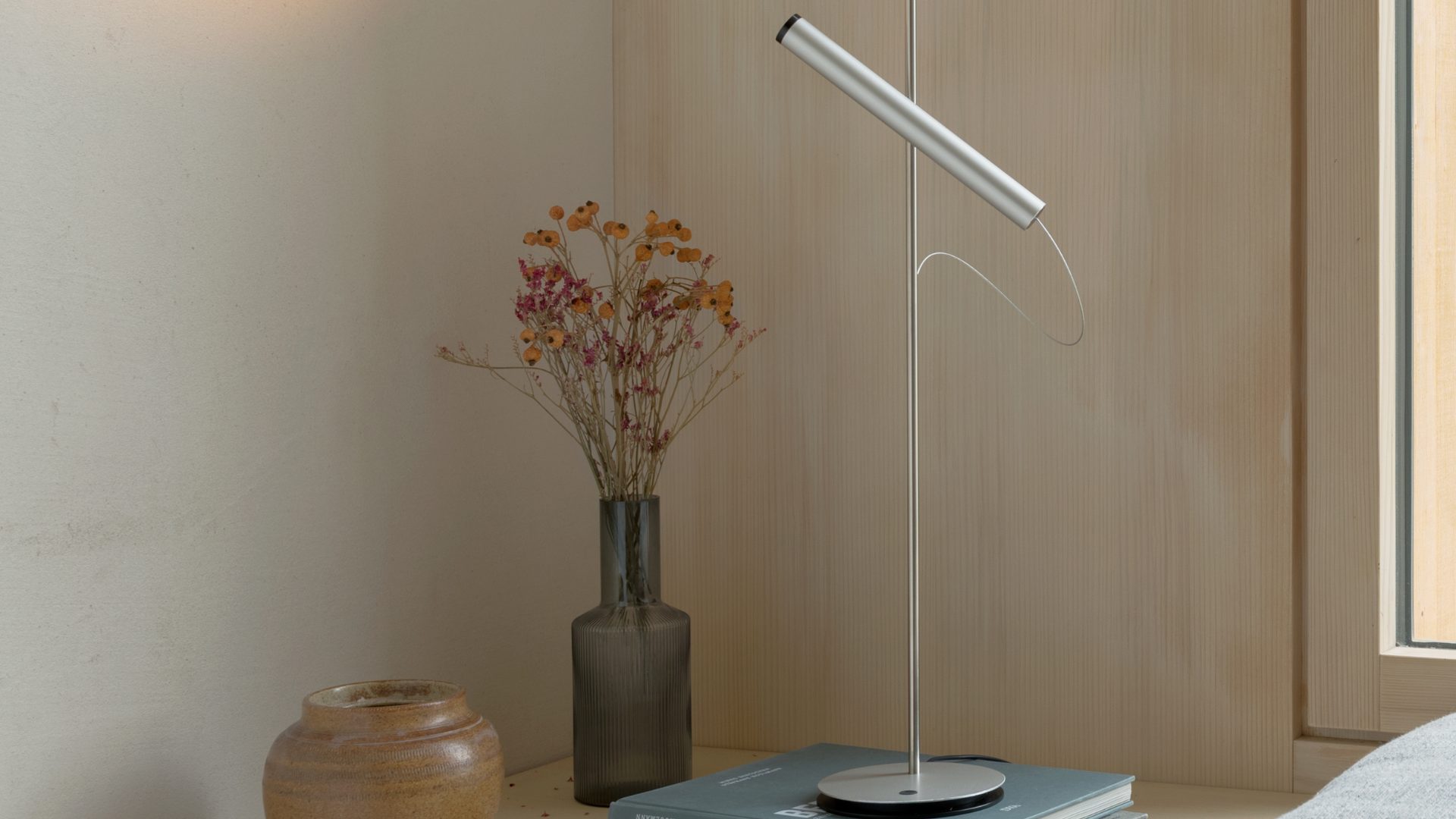 Baltensweiler_LINIjA_tafellamp_verlichting_mondileder