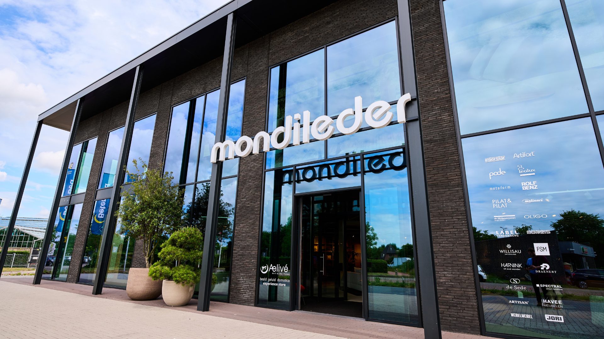 mondileder baarn gevel entree
